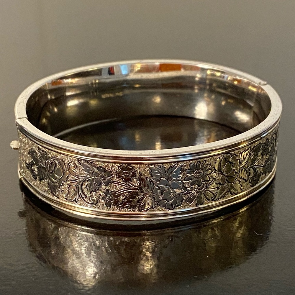 Antique Bates & Bacon Sterling Hinged Bangle Bracelet Floral Engraved, BB Mark
